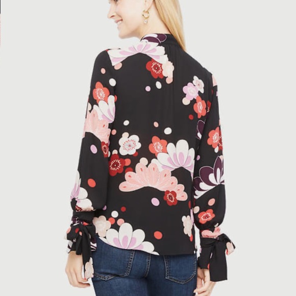 Ann Taylor keyhole chiffon blouse - Picture 3 of 4